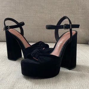 Gianni Bini Hartliye Suede Knot Ankle Strap Platform Sandals